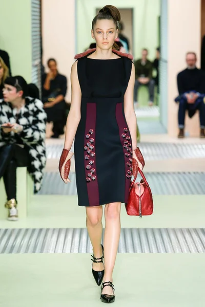 Look 25